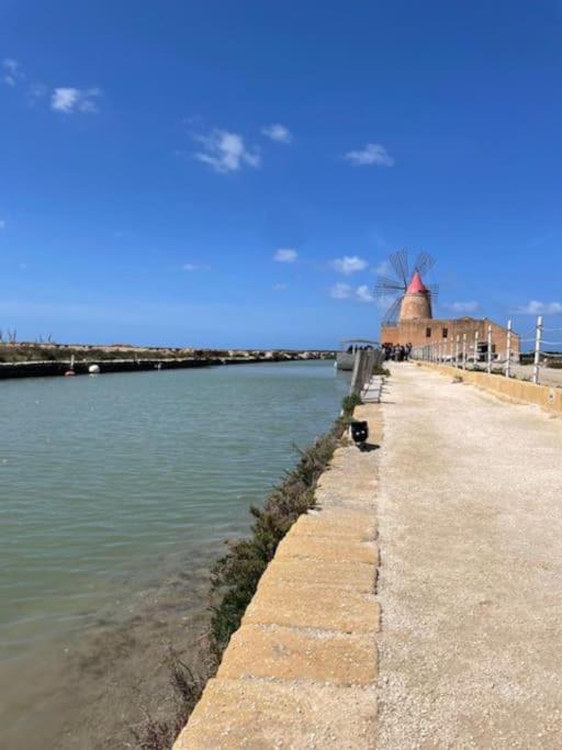 Luxury Sea House Apartment Trapani Bagian luar foto